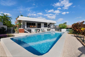 'Arafura Blue' a Poolside Family Oasis on the Coast